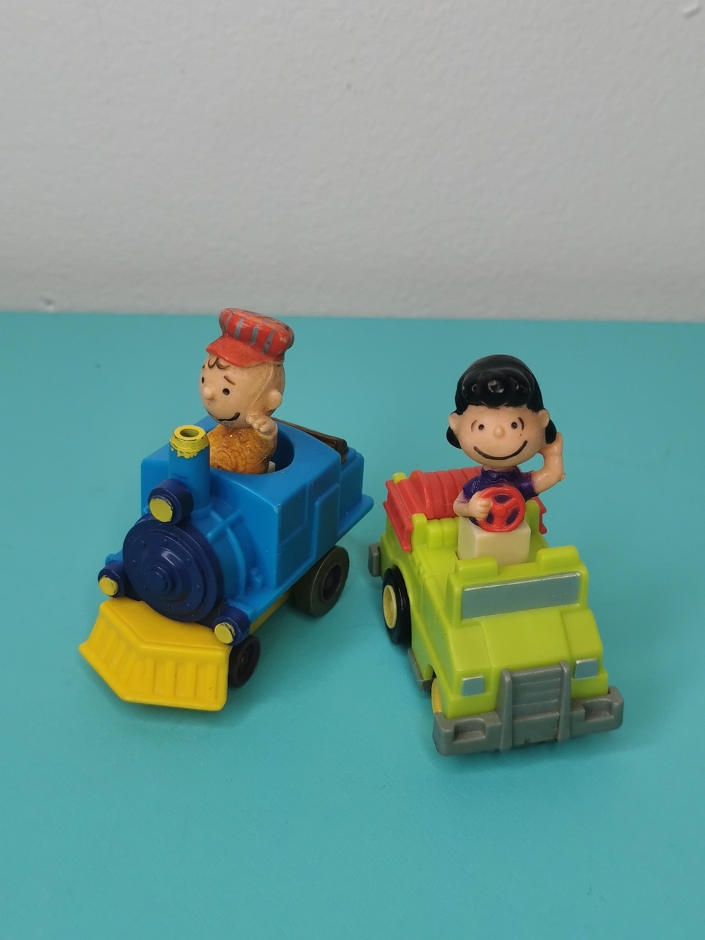 Vintage Peanuts Charlie Brown & Lucy Toy Vehicles – UFS 1966 – Set of 2